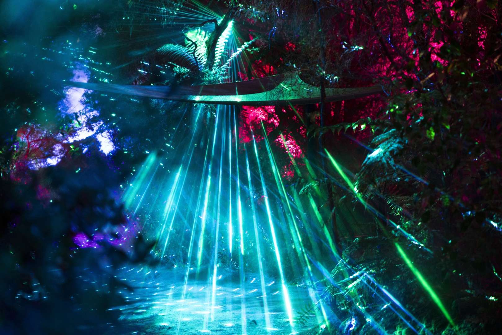 Discover geyser light trail